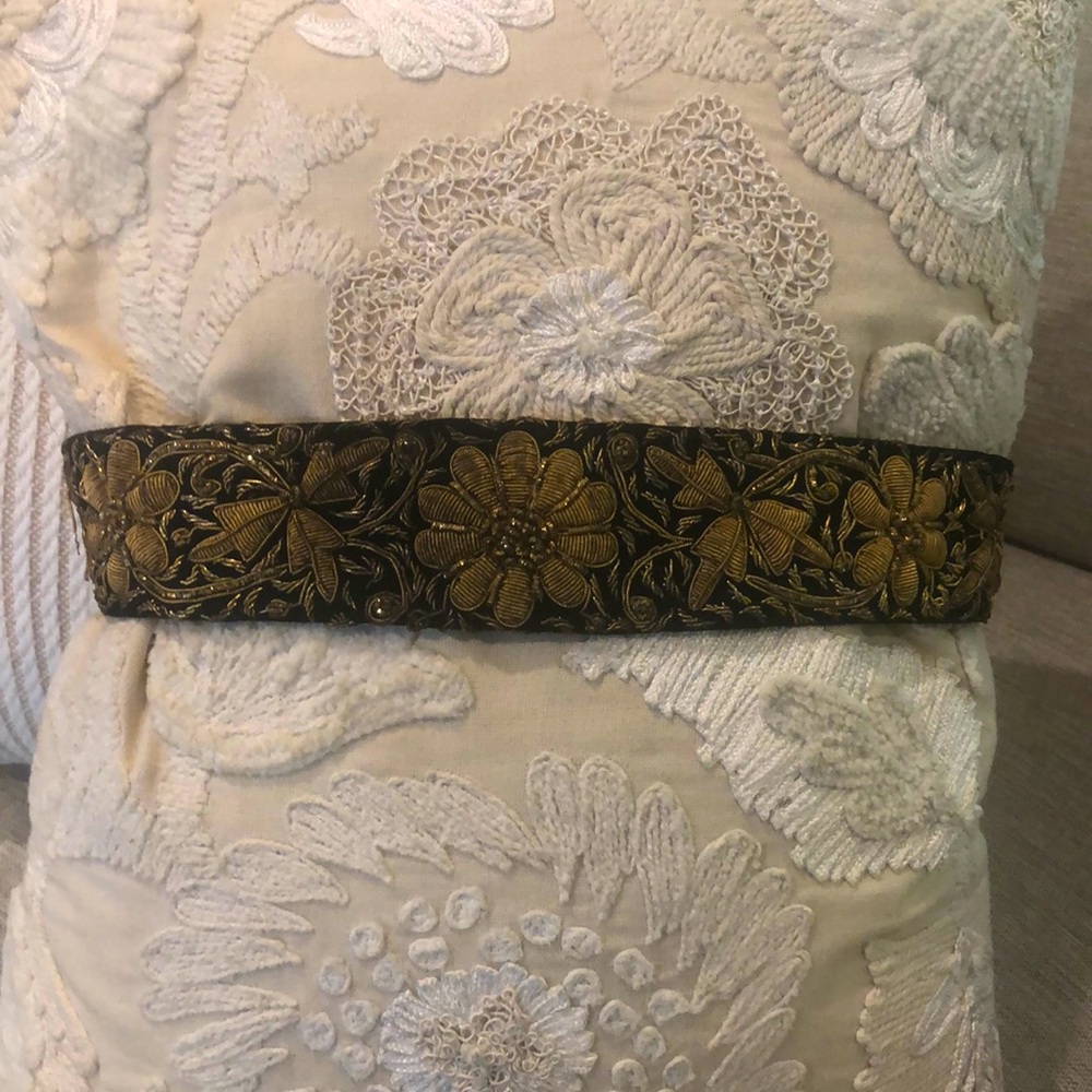 Vintage black/gold belt